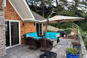 2 W Hillover Rd, Hampton Bays, NY 11946 - Photo 35