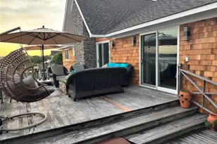 2 W Hillover Rd, Hampton Bays, NY 11946 - Photo 35