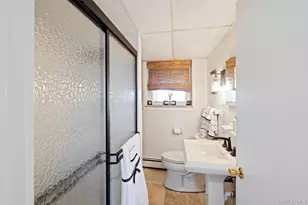 2 W Hillover Rd, Hampton Bays, NY 11946 - Photo 21