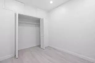 60-89 54th St, Maspeth, NY 11378 - Photo 17