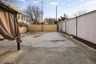 60-89 54th St, Maspeth, NY 11378 - Photo 3