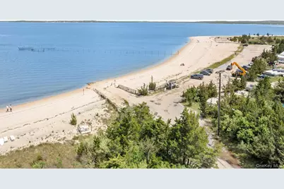 250 Paradise Point Road, Southold, NY 11971 - Photo 23