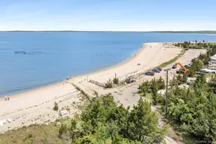 250 Paradise Point Rd, Southold, NY 11971 - Photo 23