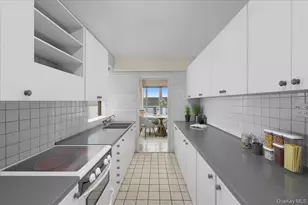 2727 Palisade Ave, Bronx, NY 10463 - Photo 11