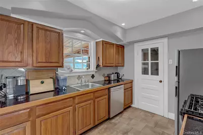 15 Donald Place, East Rockaway, NY 11518 - Photo 13