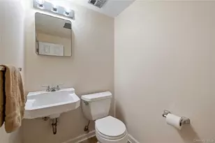 20 Steuben Dr, Oyster Bay, NY 11753 - Photo 17