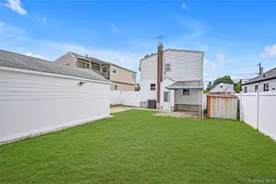 179 Hoffman Ave, Elmont, NY 11003 - Photo 19