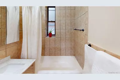 678 Warburton #6B, Yonkers, NY 10701 - Photo 7