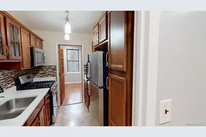 678 Warburton #6B, Yonkers, NY 10701 - Photo 3