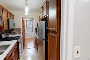 678 Warburton, Yonkers, NY 10701 - Photo 3