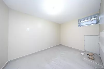 138 Ormonde Boulevard, Valley Stream, NY 11580 - Photo 27