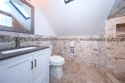 138 Ormonde Boulevard, Valley Stream, NY 11580 - Photo 23