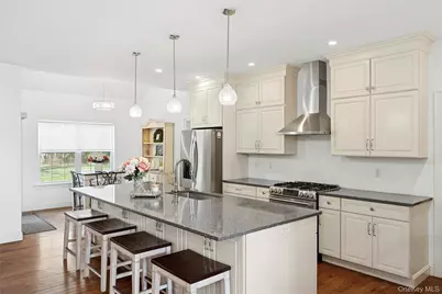 9 Sipala Court, Manorville, NY 11949 - Photo 3