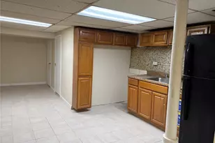 146-15 221st St, Springfield Gardens, NY 11413 - Photo 35