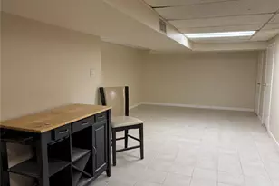 146-15 221st St, Springfield Gardens, NY 11413 - Photo 11