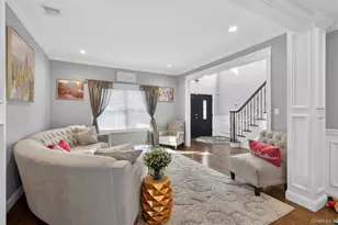 805 Pine Pl, Bellmore, NY 11710 - Photo 3