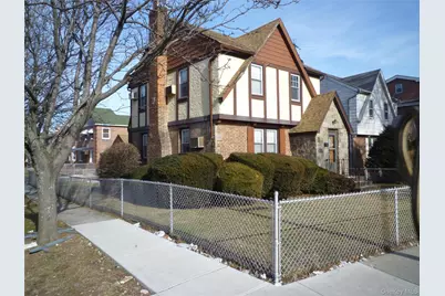 141-11 Booth Memorial Avenue, Flushing, NY 11355 - Photo 3