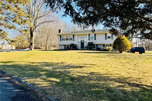 110 Wayacross Rd, Mahopac, NY 10541 - Photo 3