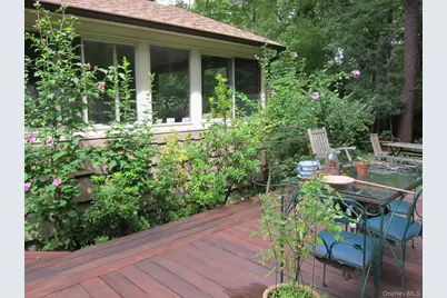 42 Bittersweet, Hampton Bays, NY 11946 - Photo 11