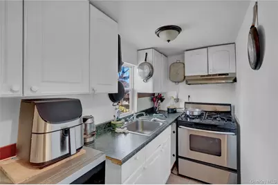 87 Vail Avenue, Riverhead, NY 11901 - Photo 23