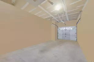 554 Mirror Pond Ct, Moriches, NY 11955 - Photo 25