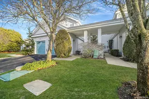 554 Mirror Pond Ct, Moriches, NY 11955 - Photo 3