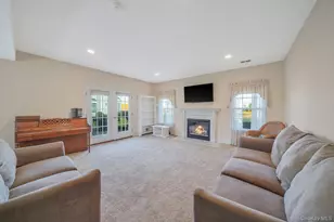 554 Mirror Pond Ct, Moriches, NY 11955 - Photo 5