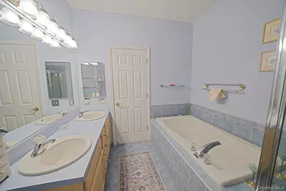 554 Mirror Pond Court, Moriches, NY 11955 - Photo 17