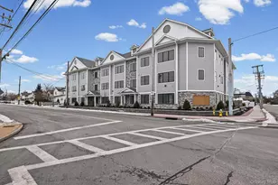 80 Division St, Patchogue, NY 11772 - Photo 3