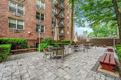 54-40 Little Neck Parkway #4F, Little Neck, NY 11362 - Photo 5