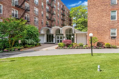 54-40 Little Neck Parkway #4F, Little Neck, NY 11362 - Photo 3