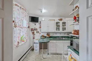 54-40 Little Neck Pkwy, Little Neck, NY 11362 - Photo 19