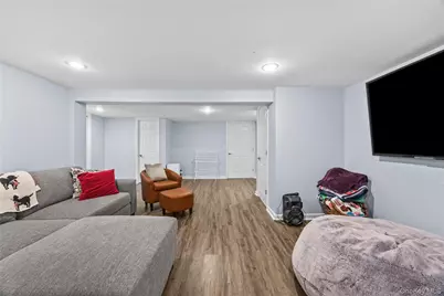 26 Glenwood Road, Plainview, NY 11803 - Photo 23