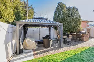 26 Glenwood Rd, Plainview, NY 11803 - Photo 33