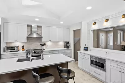 26 Glenwood Road, Plainview, NY 11803 - Photo 11