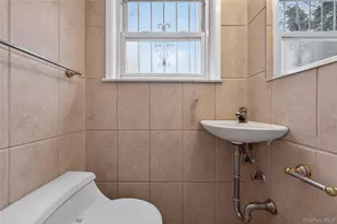 62-47 Douglaston Pkwy, Douglaston, NY 11362 - Photo 7