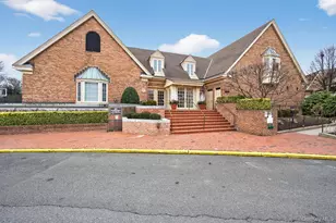 207-16 Melissa Ct, Bayside, NY 11360 - Photo 17