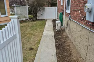 979 Mark Dr, North Bellmore, NY 11710 - Photo 3