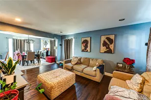 44 Chauncey Ln, Coram, NY 11727 - Photo 3