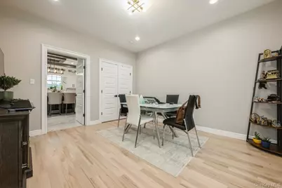 215 Marguerite Ave, Floral Park, NY 11001 - Photo 15