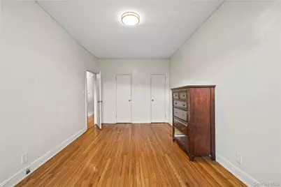 6028 Wetherole Street, Elmhurst, NY 11373 - Photo 25