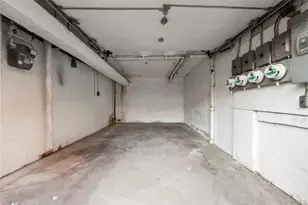 60-28 Wetherole St, Elmhurst, NY 11373 - Photo 33