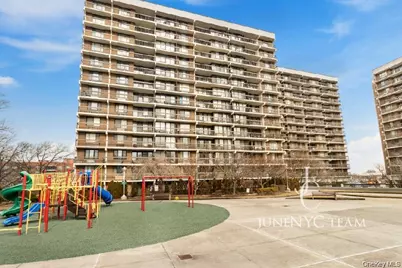 152-18 Union Turnpike #204K, Flushing, NY 11367 - Photo 3