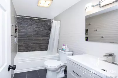 152-18 Union Turnpike #204K, Flushing, NY 11367 - Photo 9