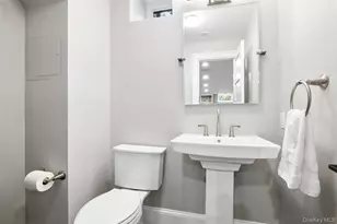 64 Trenor Dr, New Rochelle, NY 10804 - Photo 29