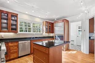 64 Trenor Dr, New Rochelle, NY 10804 - Photo 9