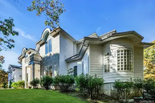 10 Bay Woods Dr, Hampton Bays, NY 11946 - Photo 3