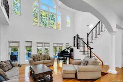 10 Bay Woods Drive, Hampton Bays, NY 11946 - Photo 11