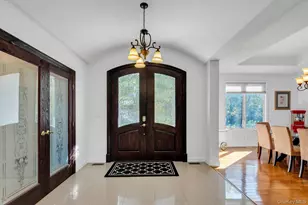 10 Bay Woods Dr, Hampton Bays, NY 11946 - Photo 5