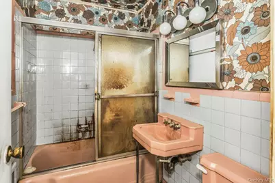 545 W Olive Street, Long Beach, NY 11561 - Photo 17